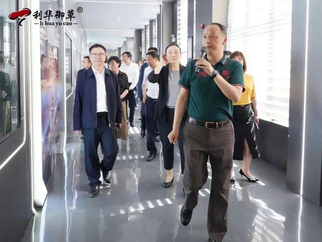 陕西安康政协莅临芝人堂调研中医药发展